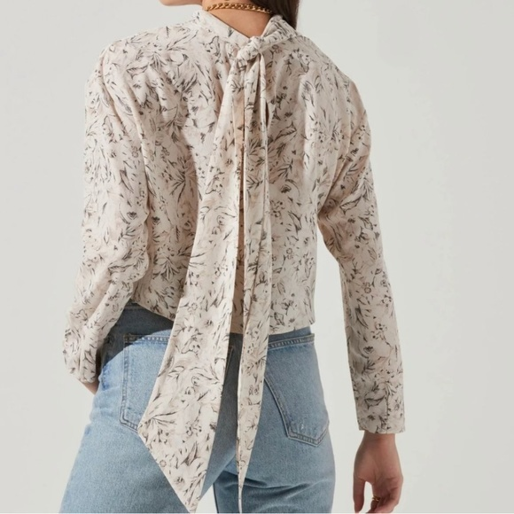 Anthropologie ASTR The Label Drape Tie Back Long Sleeve Blouse